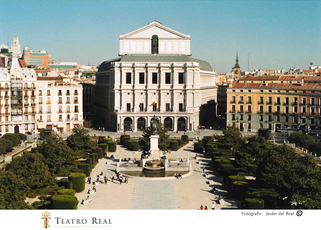 195 Images es fachada20teatro20real